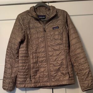 EUC! Patagonia nano puff jacket in a light tan color.